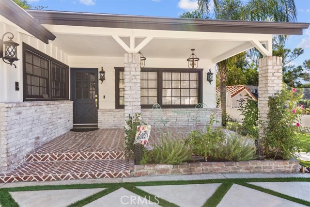 Detail Gallery Image 4 of 35 For 5201 Sale Ave, Woodland Hills,  CA 91364 - 3 Beds | 2 Baths