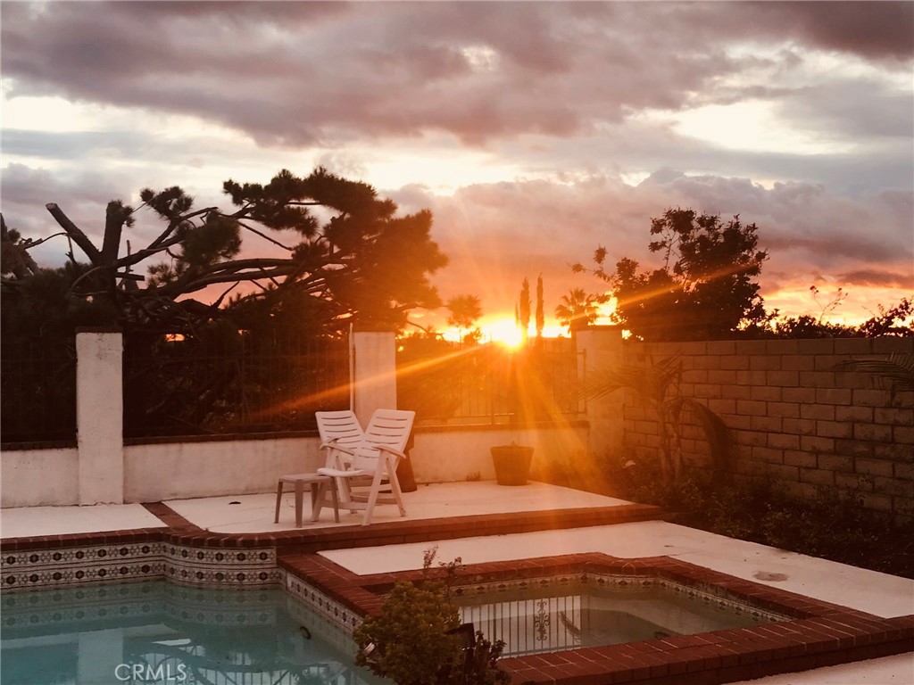 https://media.crmls.org/medias/dc3858cb-2d40-4628-9ee3-d43592d844de.jpg?preset=X-Large