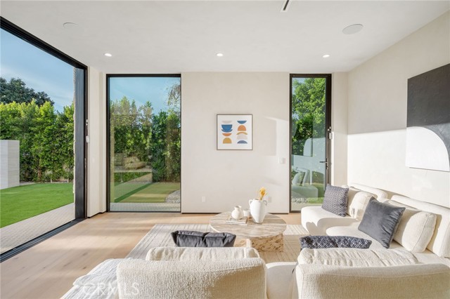 Detail Gallery Image 37 of 72 For 15447 Huston, Sherman Oaks,  CA 91403 - 5 Beds | 5/1 Baths