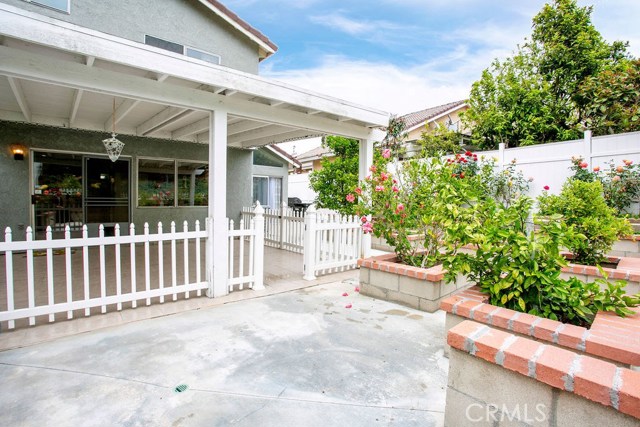 Detail Gallery Image 5 of 17 For 8482 E Amberwood St, Anaheim Hills,  CA 92808 - 3 Beds | 2/1 Baths