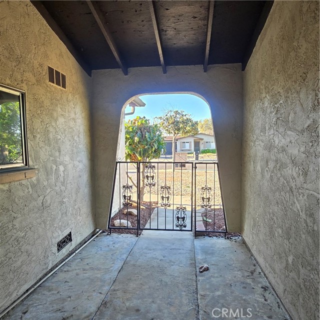 Detail Gallery Image 4 of 16 For 2046 Calle Diablo, Hemet,  CA 92545 - 2 Beds | 1 Baths