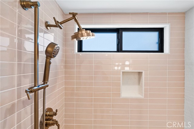 Detail Gallery Image 21 of 37 For 1817 W Bay Ave a,  Newport Beach,  CA 92663 - 2 Beds | 2/1 Baths