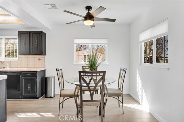 Detail Gallery Image 9 of 39 For 16020 Lime, Hesperia,  CA 92345 - 3 Beds | 2 Baths