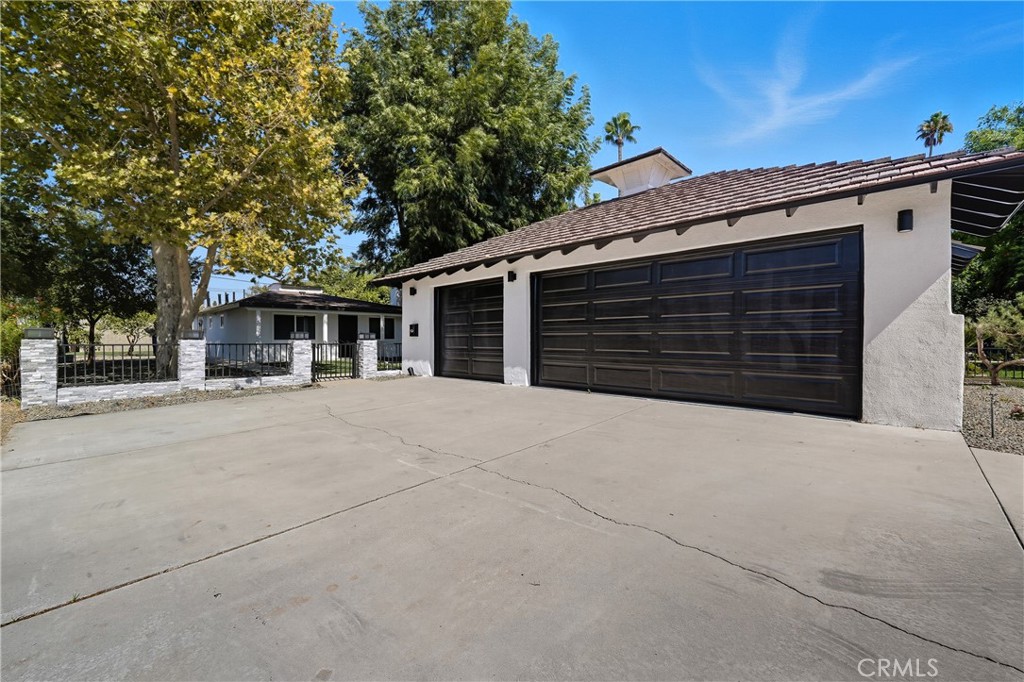 4557 Linwood pl