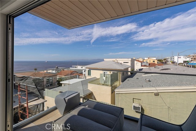 232 32nd Place, Manhattan Beach CA: https://media.crmls.org/medias/dc3c3f41-1ec8-4d42-aa06-64cb7691aeba.jpg