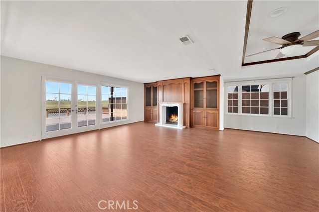 Detail Gallery Image 6 of 39 For 415 Canal St, Newport Beach,  CA 92663 - 4 Beds | 2/1 Baths