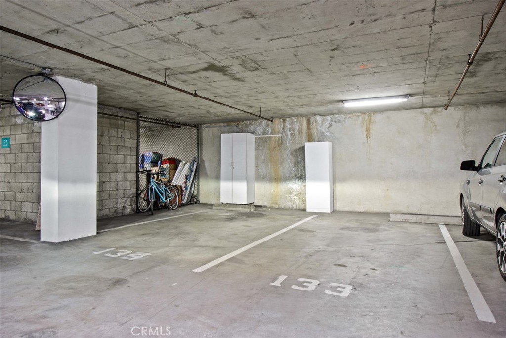 https://media.crmls.org/medias/dc3c87a6-d117-4051-b6c5-27af0bfda1a7.jpg?preset=X-Large