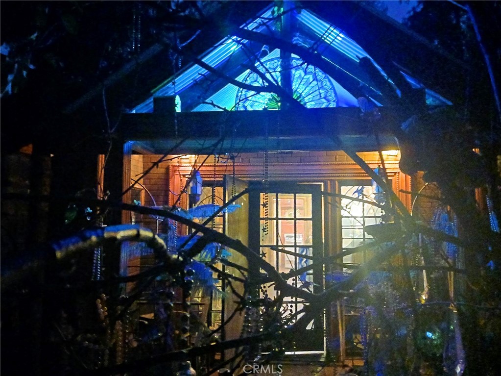 https://media.crmls.org/medias/dc3c99fc-576e-49d9-aaee-dfe4143a3cde.jpg?preset=X-Large