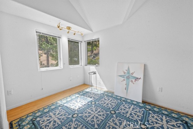 38512 North Shore Drive, Fawnskin CA: https://media.crmls.org/medias/dc3d3595-760b-4623-a862-01ed754f9d03.jpg