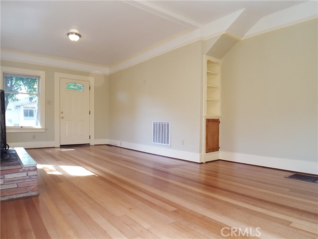 330 W 4th Street, Chico CA: https://media.crmls.org/medias/dc3e00bf-63c7-4b27-af70-172e57488c40.jpg