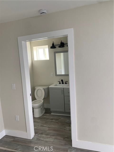 Detail Gallery Image 9 of 10 For 10034 Noble Ave, –,  CA 91345 - 0 Beds | 1 Baths