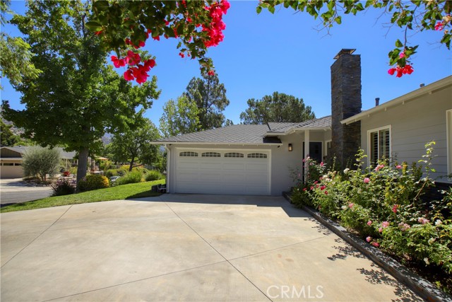 3330 Henrietta Avenue, La Crescenta CA: https://media.crmls.org/medias/dc3f23ff-dd03-4b3a-96d7-68223566b895.jpg