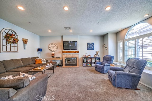 Detail Gallery Image 8 of 68 For 4939 Plumtree Ct, Riverside,  CA 92504 - 3 Beds | 2/1 Baths