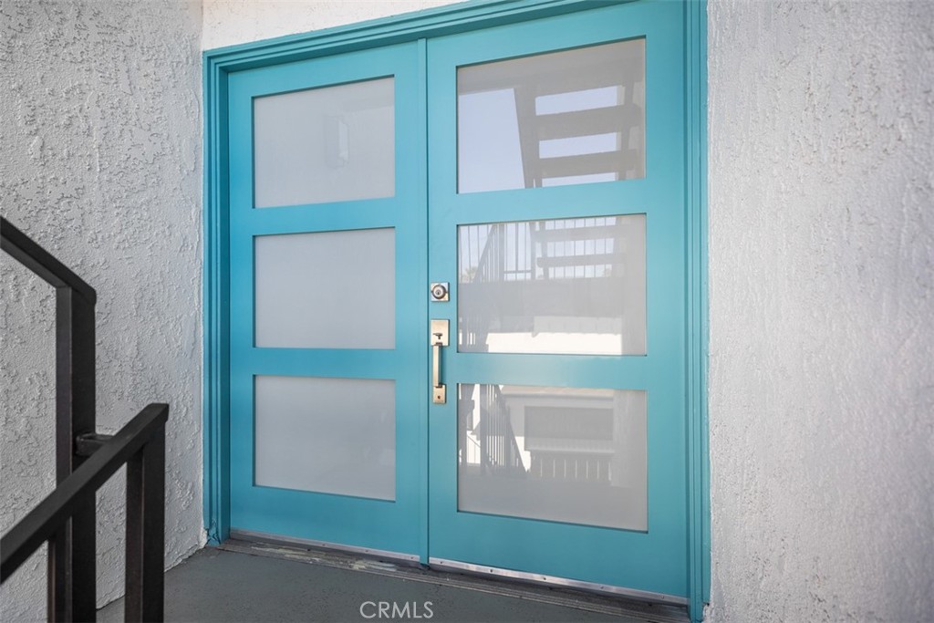 MLS #OC25198986 image #1