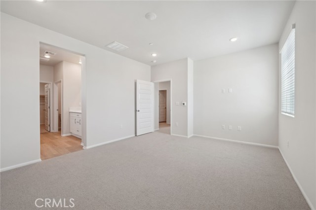 2132 Bergamot Street, Redlands CA: https://media.crmls.org/medias/dc3f9e9b-8126-41f8-b3fb-23a8a333948d.jpg