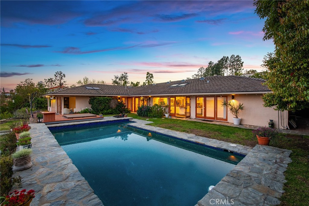 1420 Stradella Road