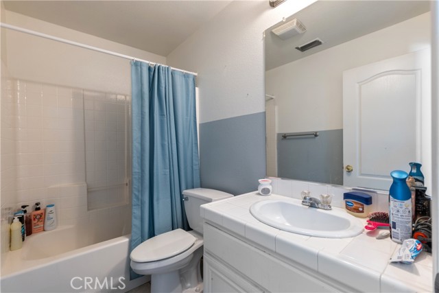 945 Newport Drive, San Jacinto CA: https://media.crmls.org/medias/dc3fb6e9-9e5f-496b-a77f-ecde3f069620.jpg