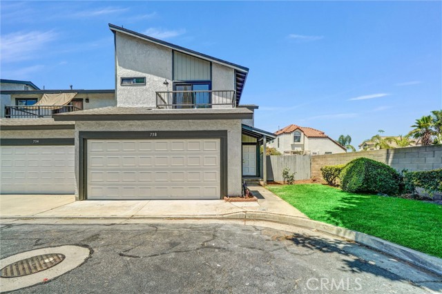 738 Amberwood Drive, Santa Ana CA: https://media.crmls.org/medias/dc3ffdc6-f7a7-44a4-ab67-683cca9cb266.jpg