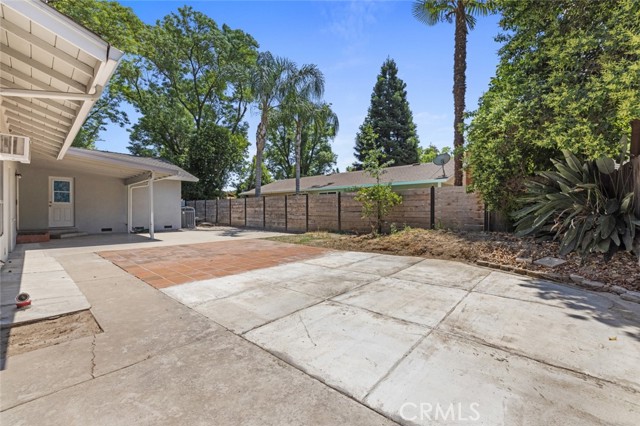 1920 E Orangeburg Avenue, Modesto CA: https://media.crmls.org/medias/dc402c24-766a-4b90-9ae1-f1038ac8c4bd.jpg