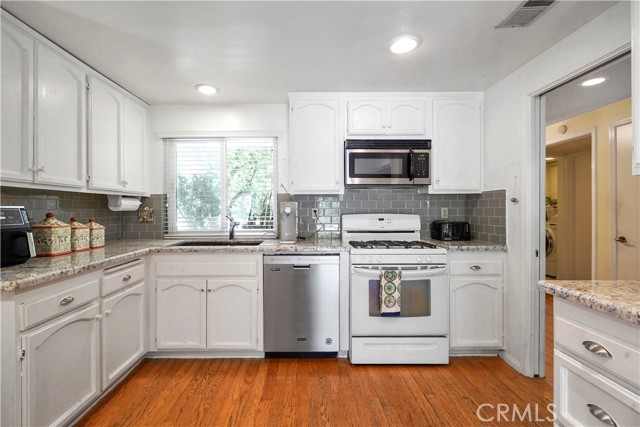 Detail Gallery Image 12 of 58 For 19455 Eagle Ridge Ln, Porter Ranch,  CA 91326 - 2 Beds | 3 Baths