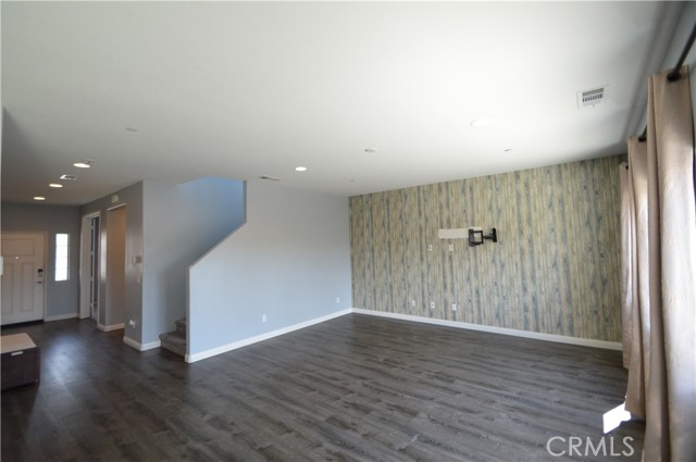 Detail Gallery Image 2 of 36 For 7064 Sweetleaf, Fontana,  CA 92336 - 4 Beds | 2/1 Baths