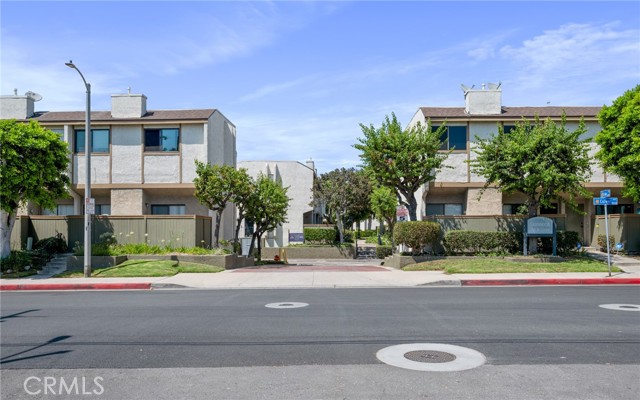 Detail Gallery Image 1 of 44 For 2005 W Culver Ave #11,  Orange,  CA 92868 - 3 Beds | 2 Baths
