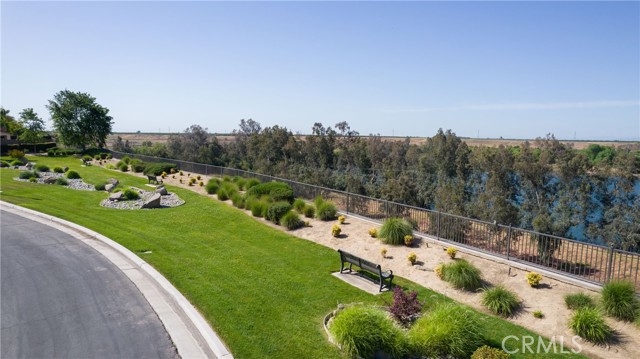 Detail Gallery Image 45 of 47 For 5272 W King Fisher Ln, Fresno,  CA 93722 - 4 Beds | 2/1 Baths