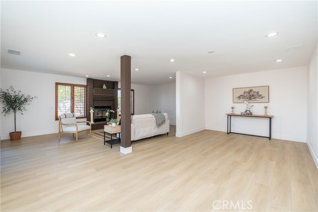 16066 Rancho Verde Circle, Riverside CA: https://media.crmls.org/medias/dc41a2b4-41ad-4e34-87e3-5f45e4075e30.jpg