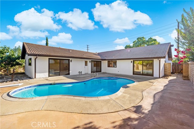 4700 Emerald Avenue, La Verne CA: https://media.crmls.org/medias/dc41e89e-1e2f-4c6a-b238-381d5140b8a0.jpg