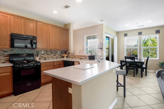 Detail Gallery Image 11 of 19 For 15333 Oak Tree Dr #110,  Lake Elsinore,  CA 92532 - 2 Beds | 2 Baths