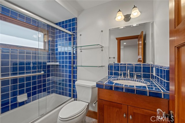 401 8th Street, Manhattan Beach CA: https://media.crmls.org/medias/dc44b242-4e9f-43ae-b063-c085b757dd78.jpg