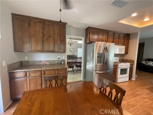 Image 8 of 74 For 39861 Via Castana
