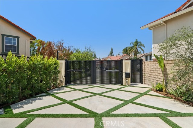 18200 Sheffield Lane, Porter Ranch CA: https://media.crmls.org/medias/dc45573f-17a6-4283-b3ed-3347bd94b403.jpg