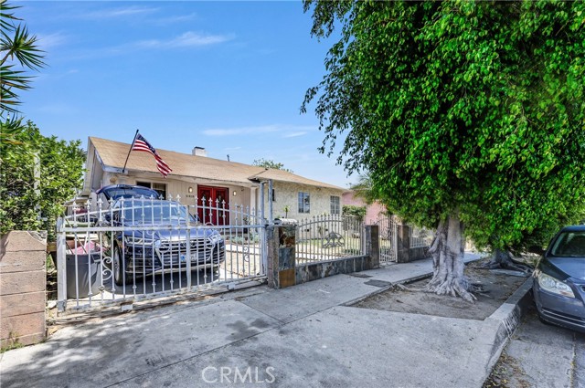 Detail Gallery Image 1 of 28 For 6418 Makee Ave, Los Angeles,  CA 90001 - 4 Beds | 2 Baths