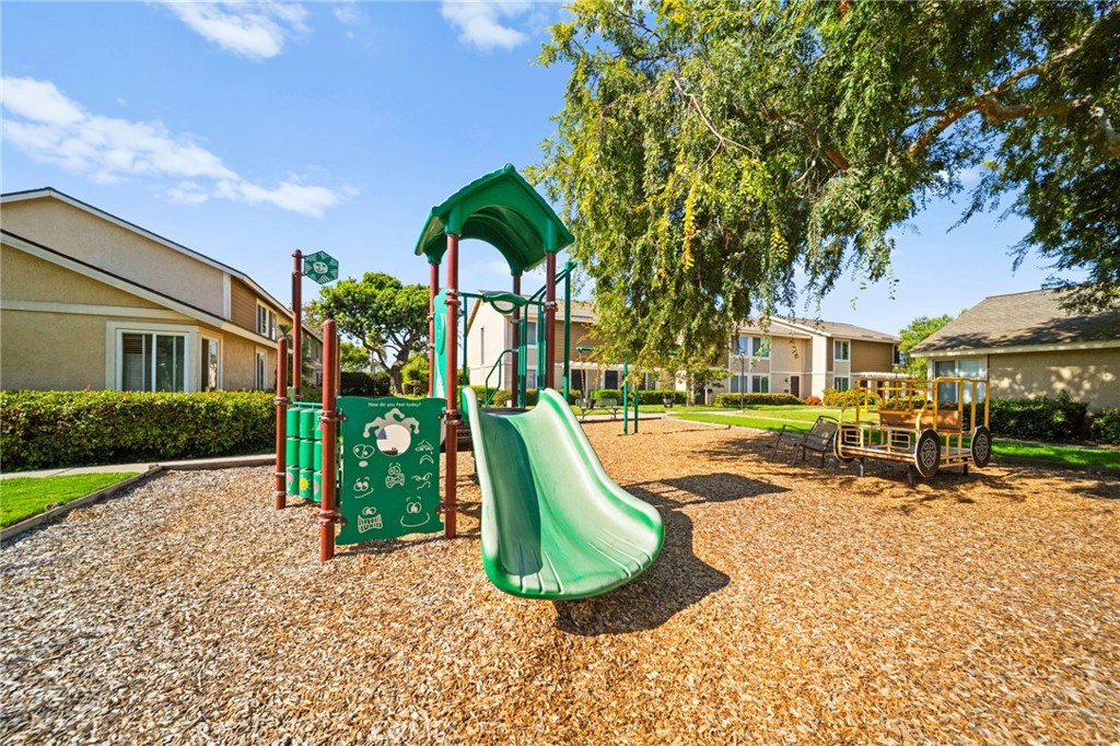 https://media.crmls.org/medias/dc464c38-ed87-411d-9aac-6d62a3ae53a6.jpg?preset=X-Large