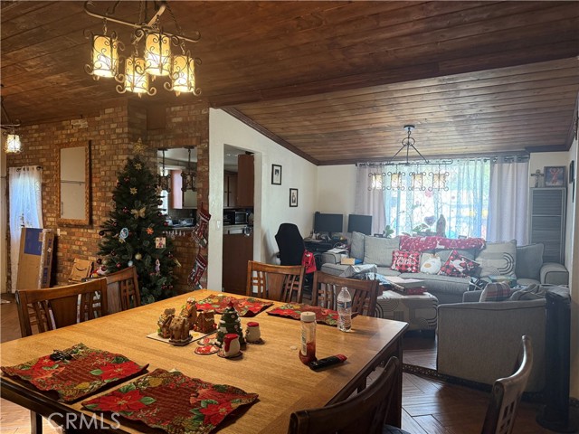 4176 Agate Street, Jurupa Valley CA: https://media.crmls.org/medias/dc473554-5b61-4482-afc1-d6794e3756eb.jpg