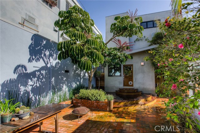 217 39th Street, Manhattan Beach, California 90266, 4 Bedrooms Bedrooms, ,4 BathroomsBathrooms,Residential,Sold,39th,SB17050744