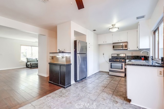 3888 Chelsea Drive, La Verne CA: https://media.crmls.org/medias/dc48e3af-7970-423e-b956-7194ad37b278.jpg