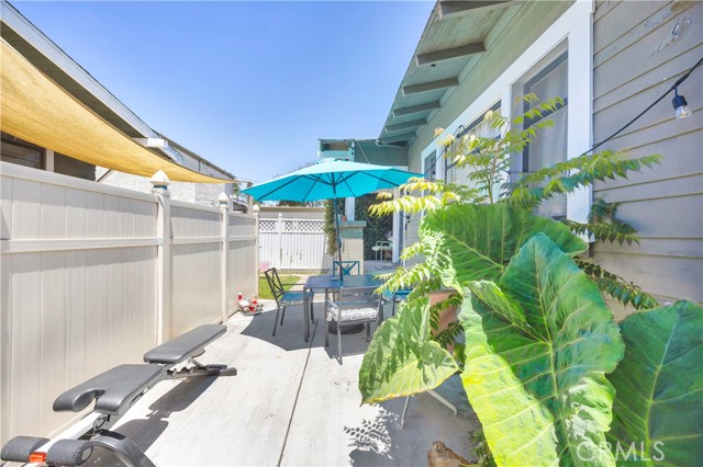 776 Stanley Avenue, Long Beach CA: https://media.crmls.org/medias/dc4a7649-9852-498d-a99d-201ee377a989.jpg