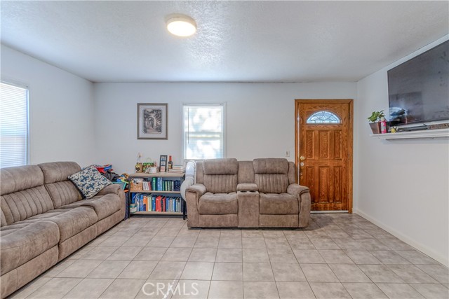 Detail Gallery Image 5 of 16 For 919 N Illinois Ave, Colton,  CA 92324 - 2 Beds | 1 Baths