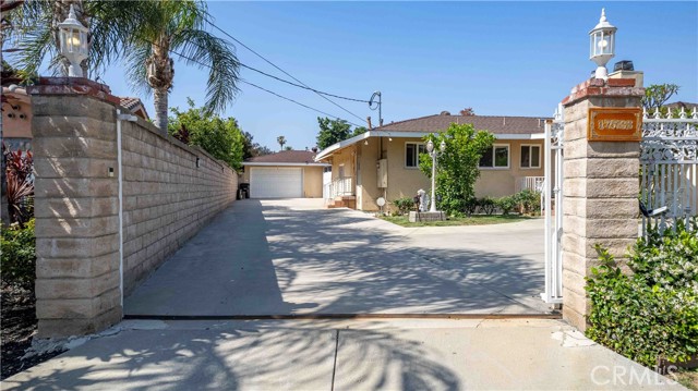 17533 Raymer Street, Sherwood Forest CA: https://media.crmls.org/medias/dc4b111e-2a70-4044-85f8-8691c995c0a0.jpg