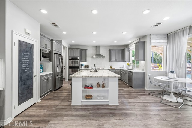 Detail Gallery Image 13 of 75 For 24981 Greensbrier, Stevenson Ranch,  CA 91381 - 5 Beds | 4 Baths