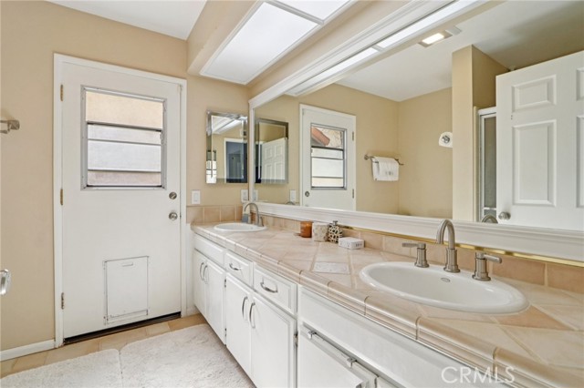 Detail Gallery Image 17 of 25 For 7815 Vassar, Canoga Park,  CA 91304 - 4 Beds | 2 Baths