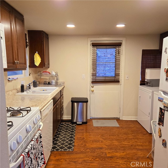31662 Panorama Drive, Running Springs CA: https://media.crmls.org/medias/dc4cc64a-0ae2-494b-96c1-163f47ef785f.jpg