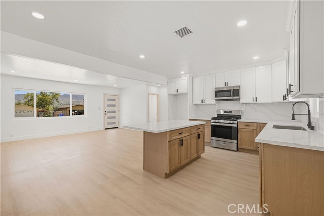 61730 Oleander Drive, Joshua Tree CA: https://media.crmls.org/medias/dc4de24a-9fff-44d7-926e-ef84a2c1413a.jpg