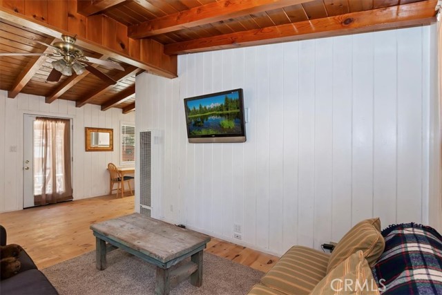 Detail Gallery Image 6 of 27 For 582 Beechnut Dr, Green Valley Lake,  CA 92341 - 2 Beds | 1/1 Baths