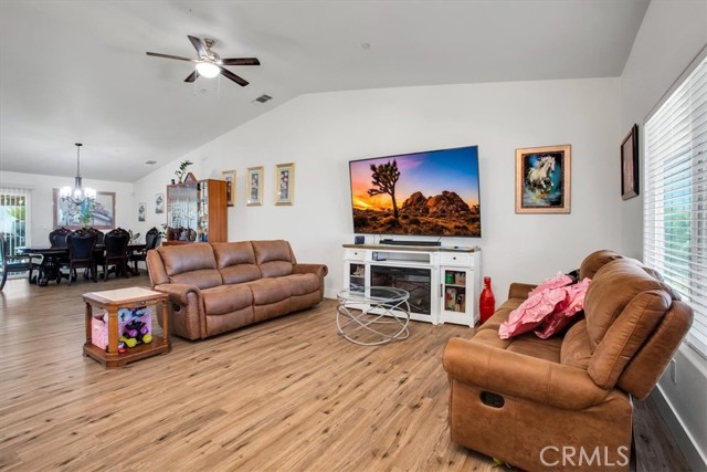 Detail Gallery Image 7 of 37 For 58385 Delano, Yucca Valley,  CA 92284 - 4 Beds | 2 Baths