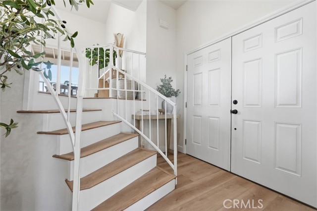 Detail Gallery Image 2 of 31 For 2413 Ives Ln, Redondo Beach,  CA 90278 - 4 Beds | 3 Baths