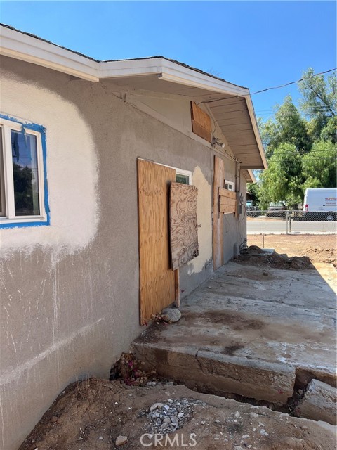 10976 Bushnell Avenue, Riverside CA: https://media.crmls.org/medias/dc4f256d-58ee-49f5-b1fa-e0edccf7e913.jpg