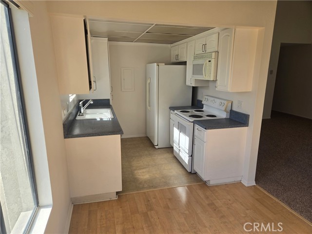 Detail Gallery Image 12 of 32 For 3530 Elm Ave #303,  Long Beach,  CA 90807 - 2 Beds | 2 Baths